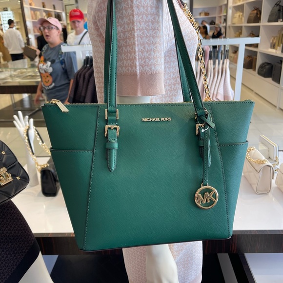 MICHAEL KORS CHARLOTTE LARGE TOP ZIP TOTE PALMETTO GREEN COLOR
NWT - Picture 12 of 16